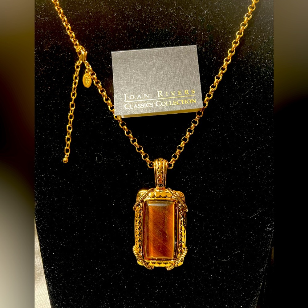 Joan rivers tigers eye medallion necklace NWT